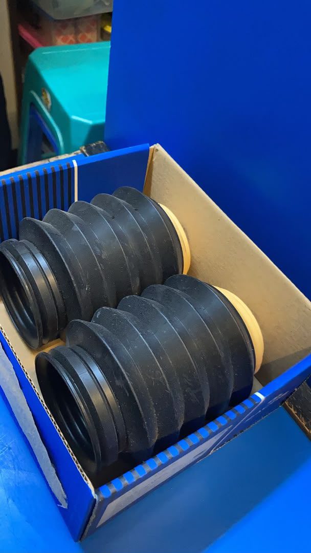 Shock Strut Boots